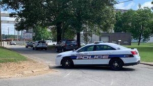 Arkansas police officer completes food delivery after arresting DoorDash driver