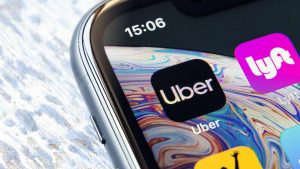 Kansas burglary suspect uses ride-share app to escape while surrounded by officers