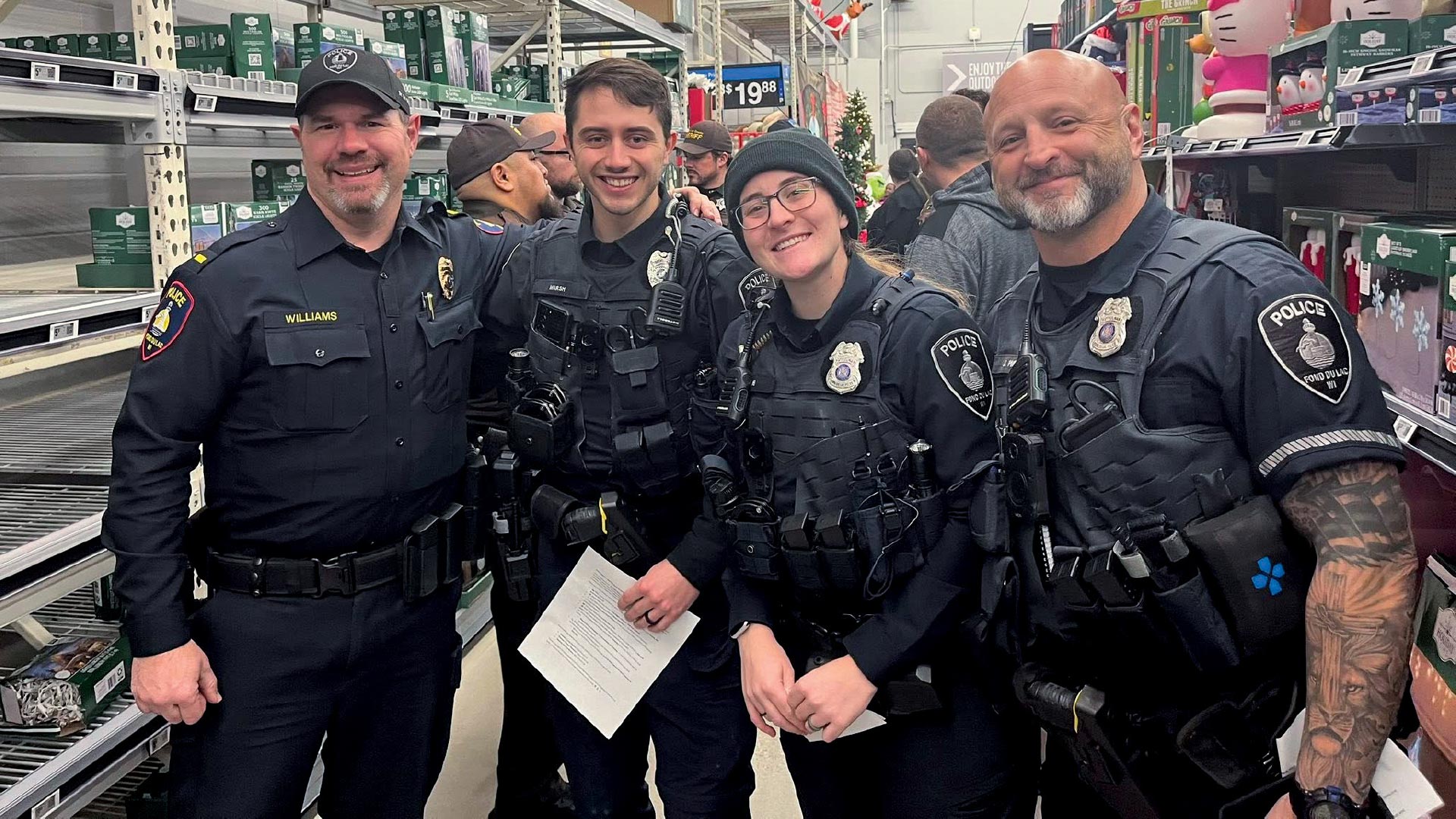 shop-with-a-cop-Fond-du-Lac-Wisconsin-Police-Department
